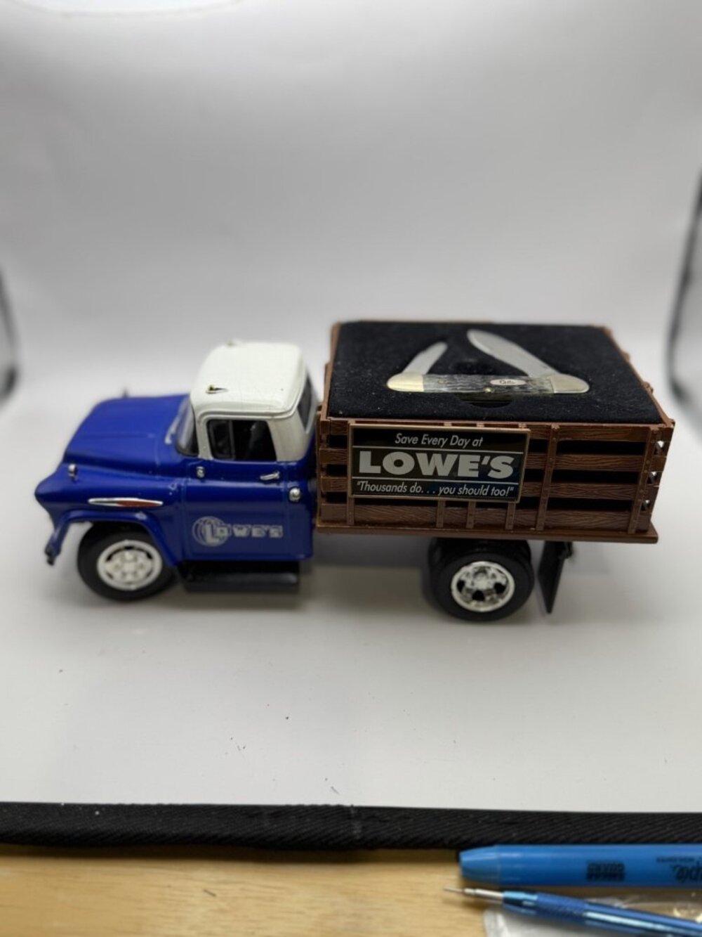 Lowe’s Case Knife Edition In A Ertl 1957 Truck